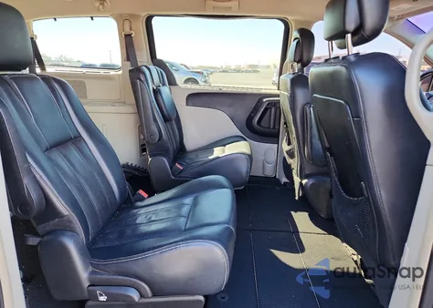 2013 Chrysler Town & Country Touring L из США, поврежденный, VIN 2C4RC1CG3DR747889